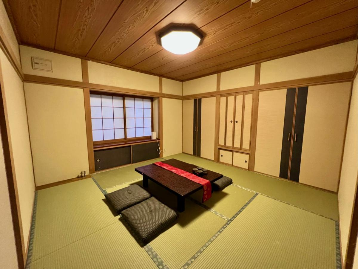 Yellow House By Lake Toya Toyako Exterior photo