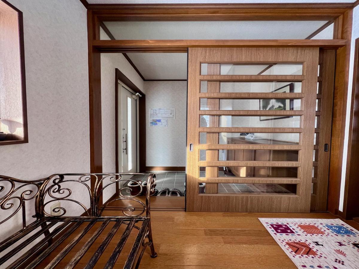 Yellow House By Lake Toya Toyako Exterior photo